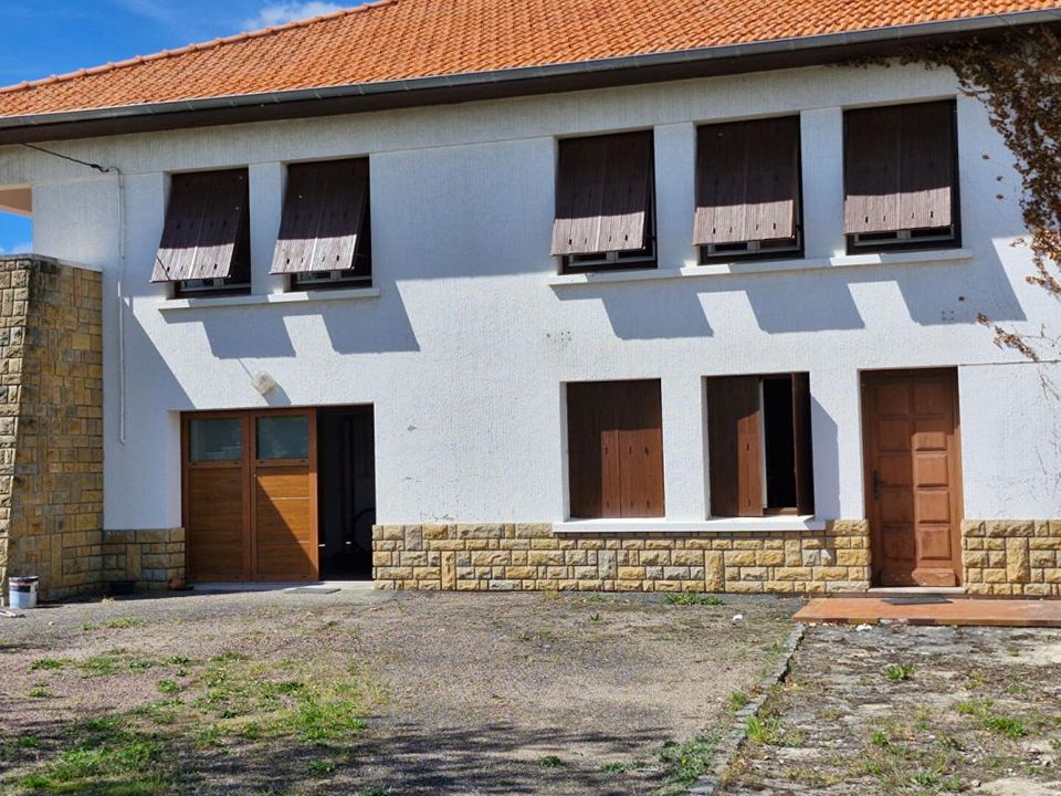 Haus in Riorges, Loire - Foto 1