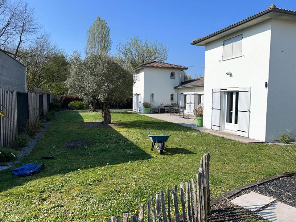 Villa em Saint-Sulpice-et-Cameyrac, Gironde - foto 1