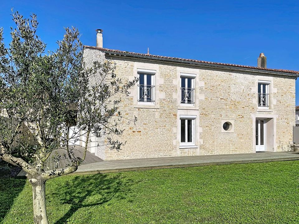 Villa in Saint-Sauveur-d'Aunis, Charente-Maritime - foto 1