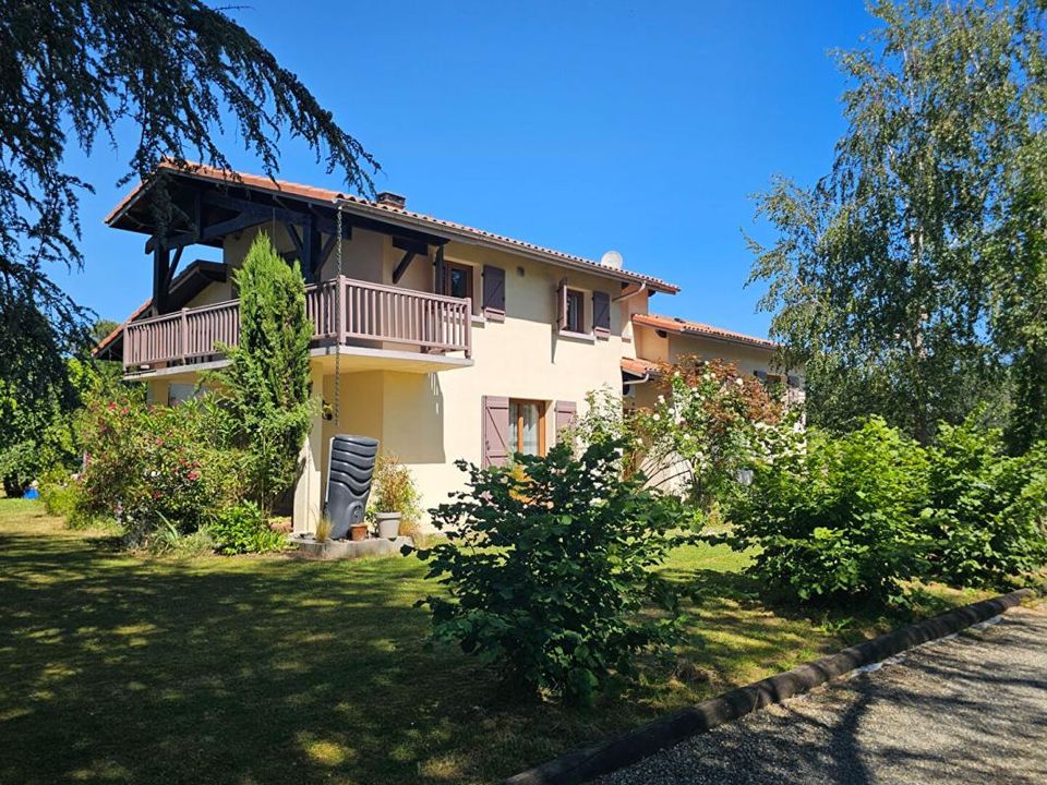 Villa en Nogaro, Gers - foto 1