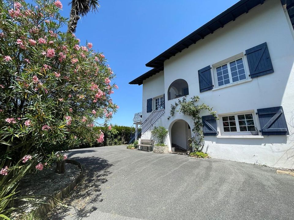 Villa - Cambo-les-Bains, Pyrenees-Atlantiques - photo 2