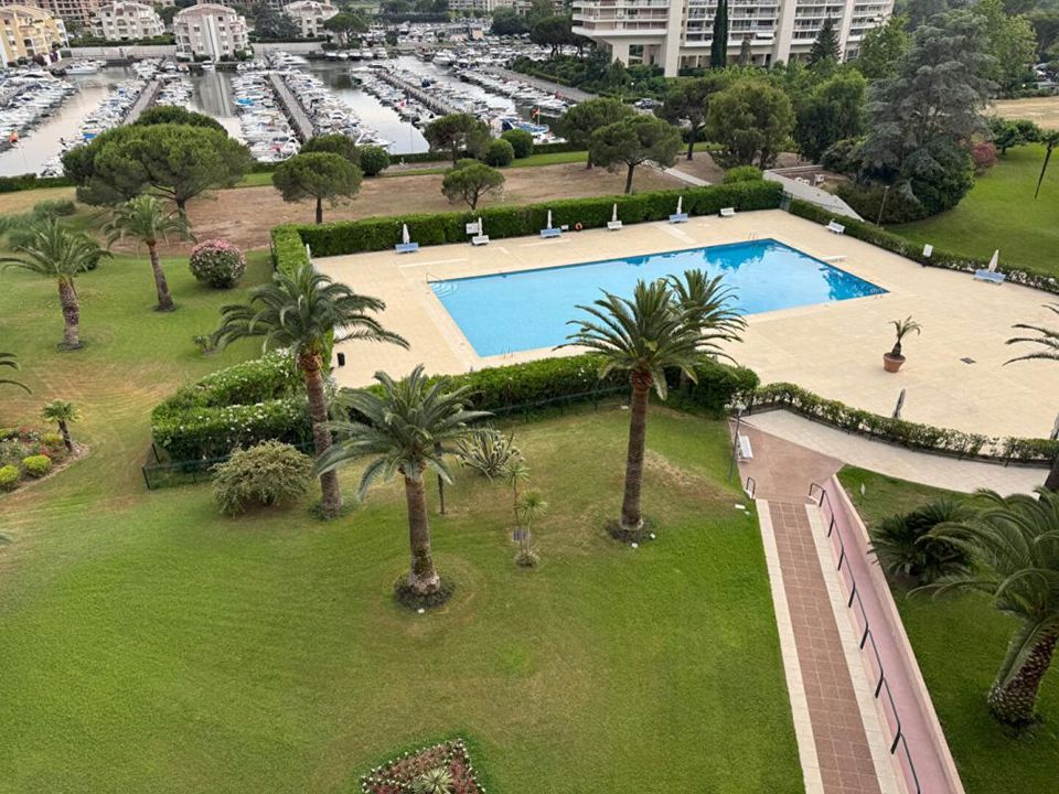 Lejlighed i Mandelieu-la-Napoule, Alpes-Maritimes - foto 1