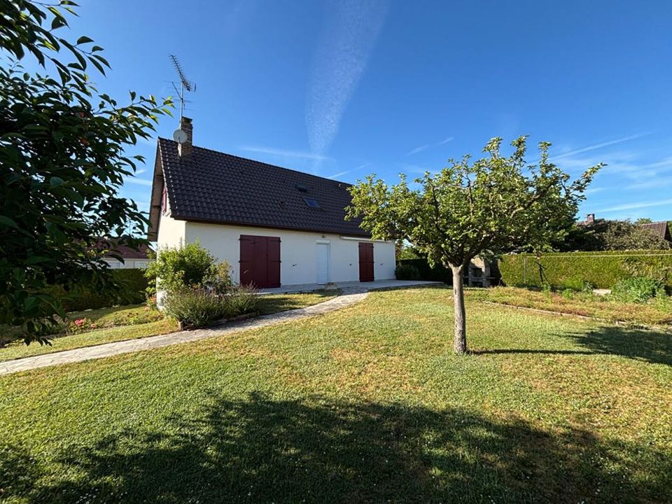 Villa in Arcis-sur-Aube, Aube - foto 1