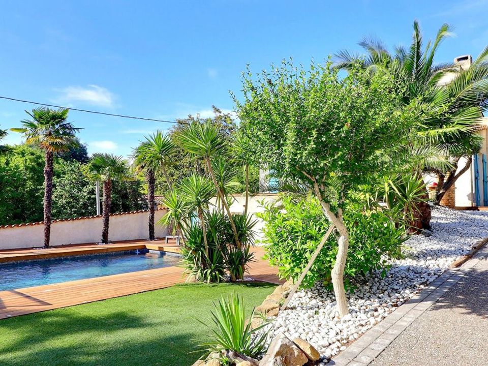 Villa en Aubagne en Provence, Bouches-du-Rhone - foto 1
