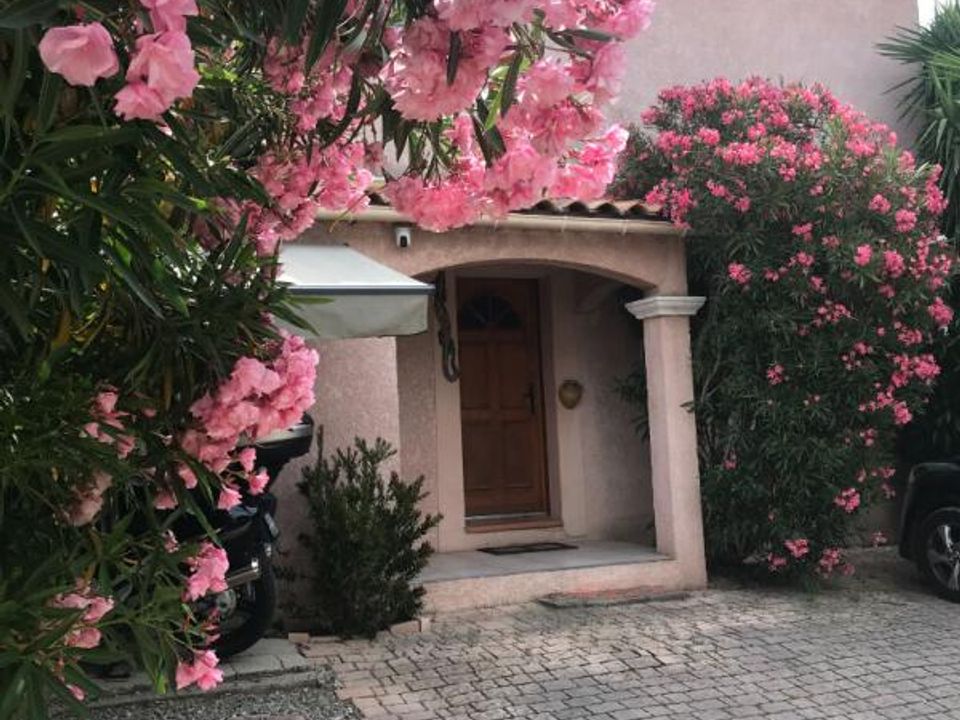 Villa in Allauch, Bouches-du-Rhone - foto 1