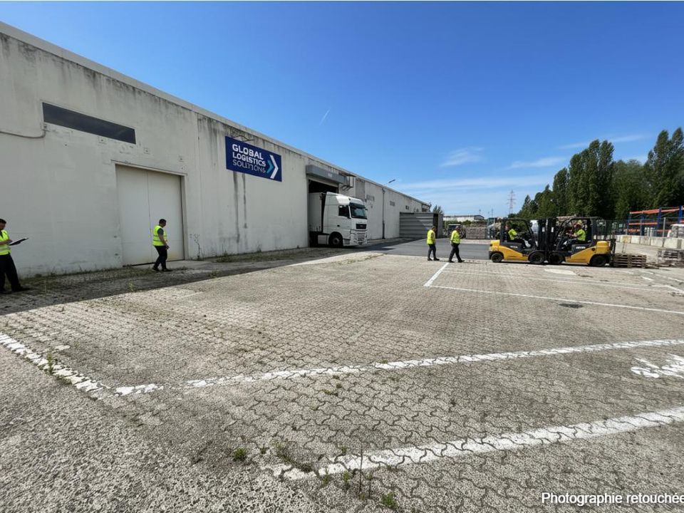 Erhvervsejendom i Pontpoint, Oise - foto 1
