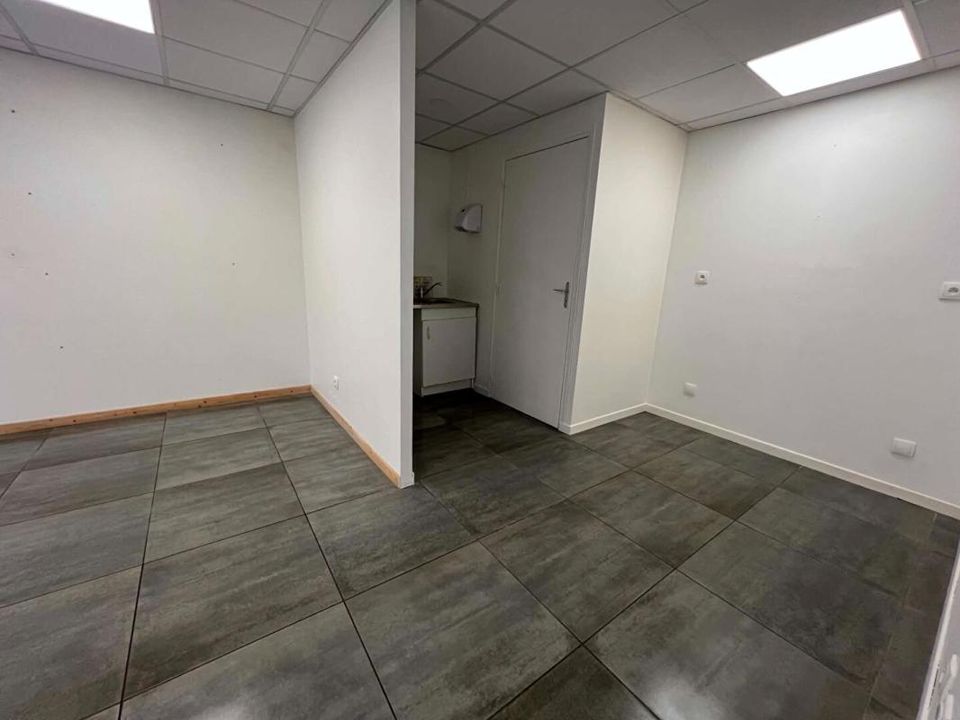 Erhvervsejendom i Pontpoint, Oise - foto 4