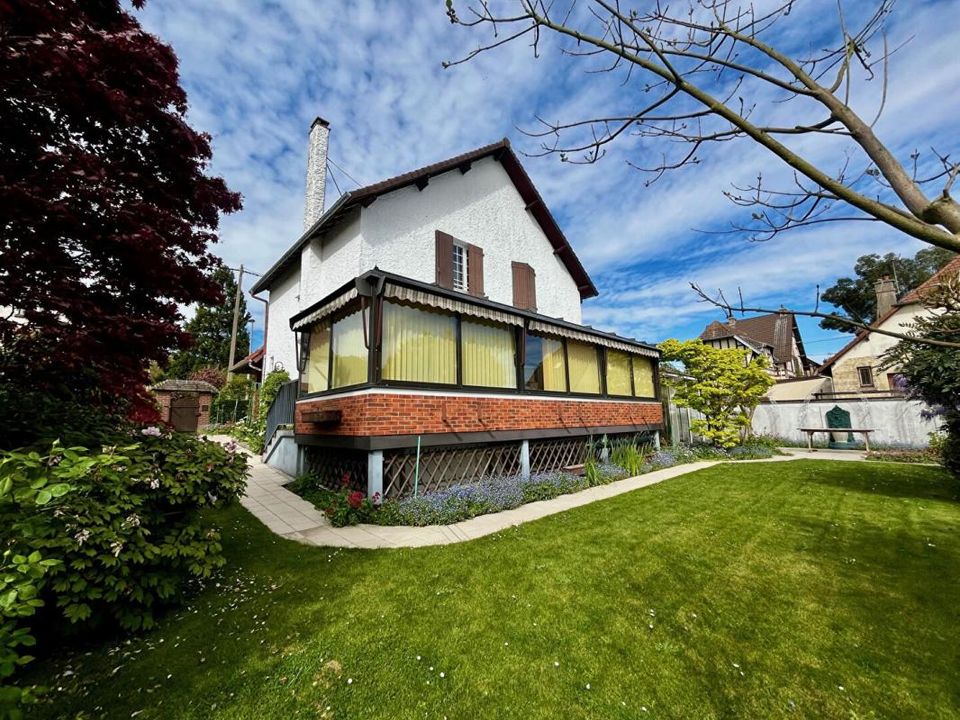 Villa in Port-Jerome-sur-Seine, Seine-Maritime - foto 1