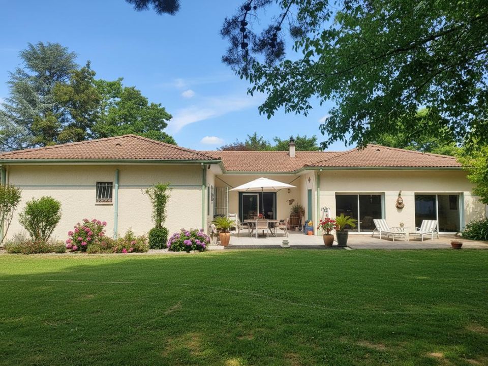 Villa i Sainte-Eulalie, Gironde - foto 1