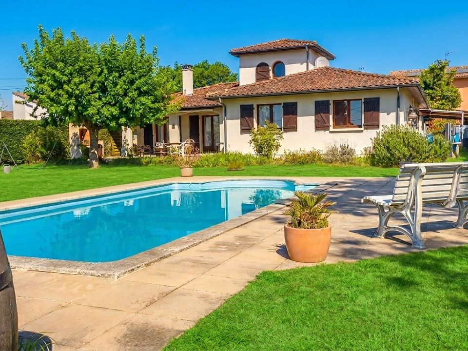 Villa in Le Taillan-Medoc, Gironde - foto 2
