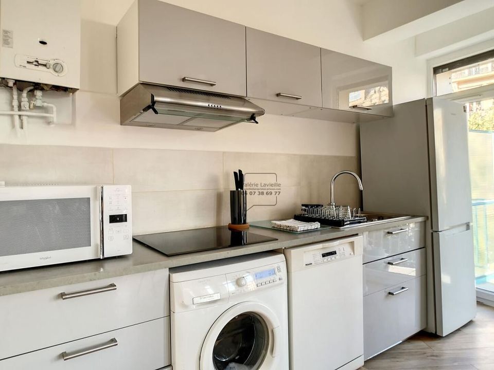 Apartment in Marseille, Bouches-du-Rhone - photo 4