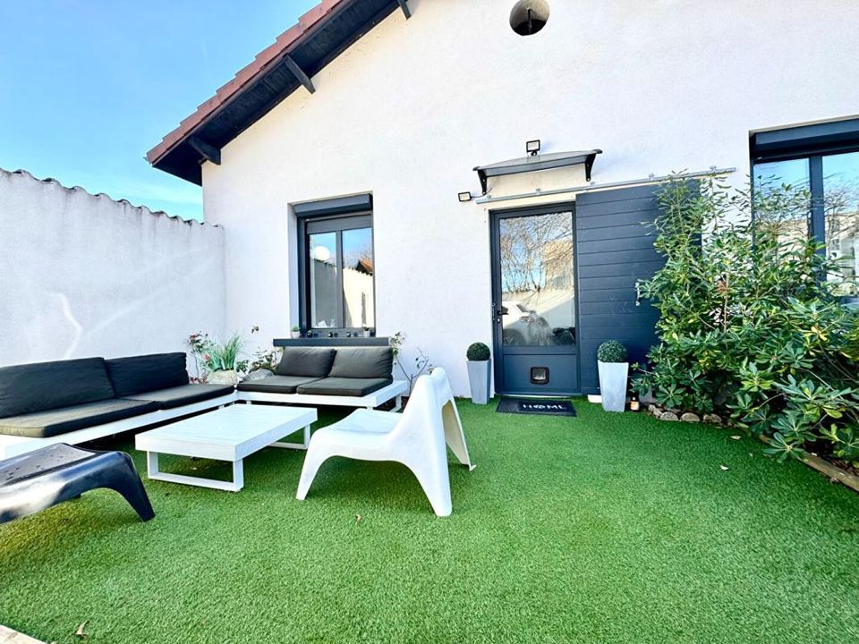 Villa em Meyzieu, Rhone - foto 1