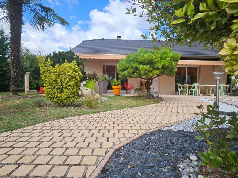 Villa en Saint-Jeoire-Prieure, Savoie - foto 1