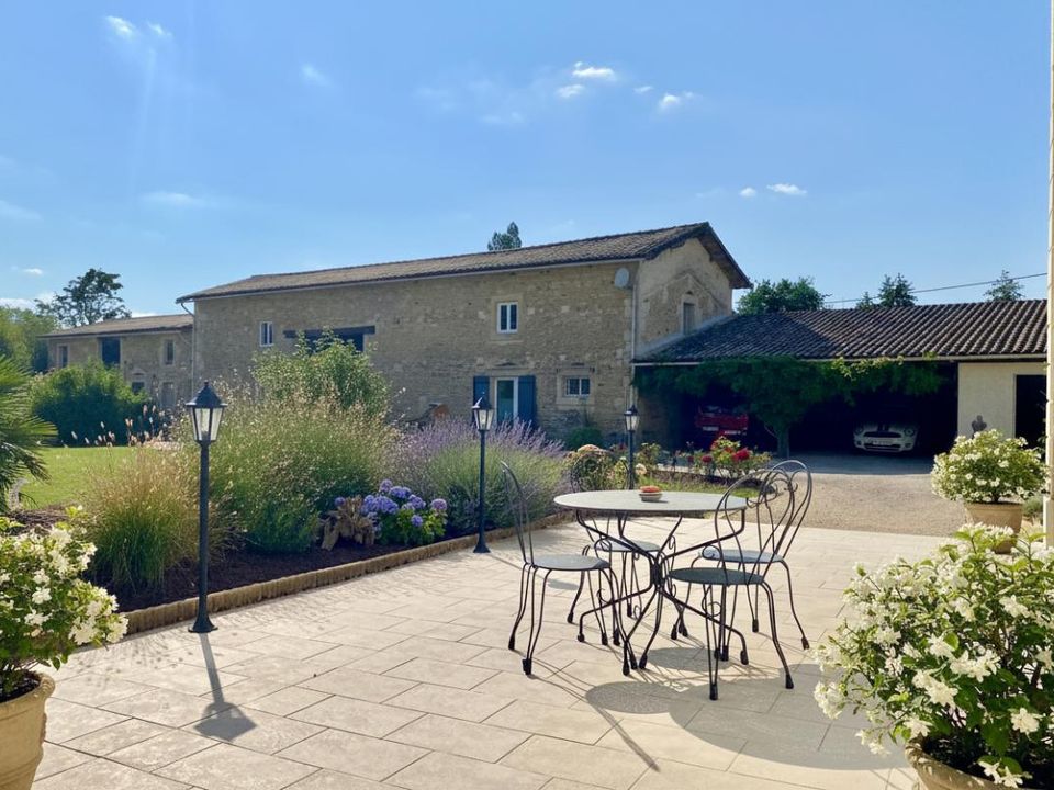 Villa em Saint-Maixent-l'Ecole, Deux-Sevres - foto 1