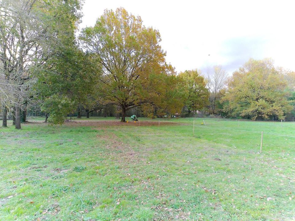 Helårsgrund i Brax, Haute-Garonne - foto 1