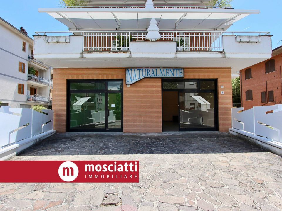 Propiedad comercial en Matelica, Macerata - foto 1
