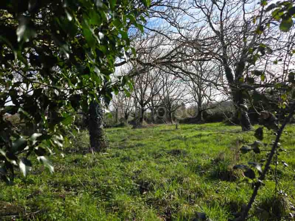 Helårsgrund i Sauze-Vaussais, Deux-Sevres - foto 2