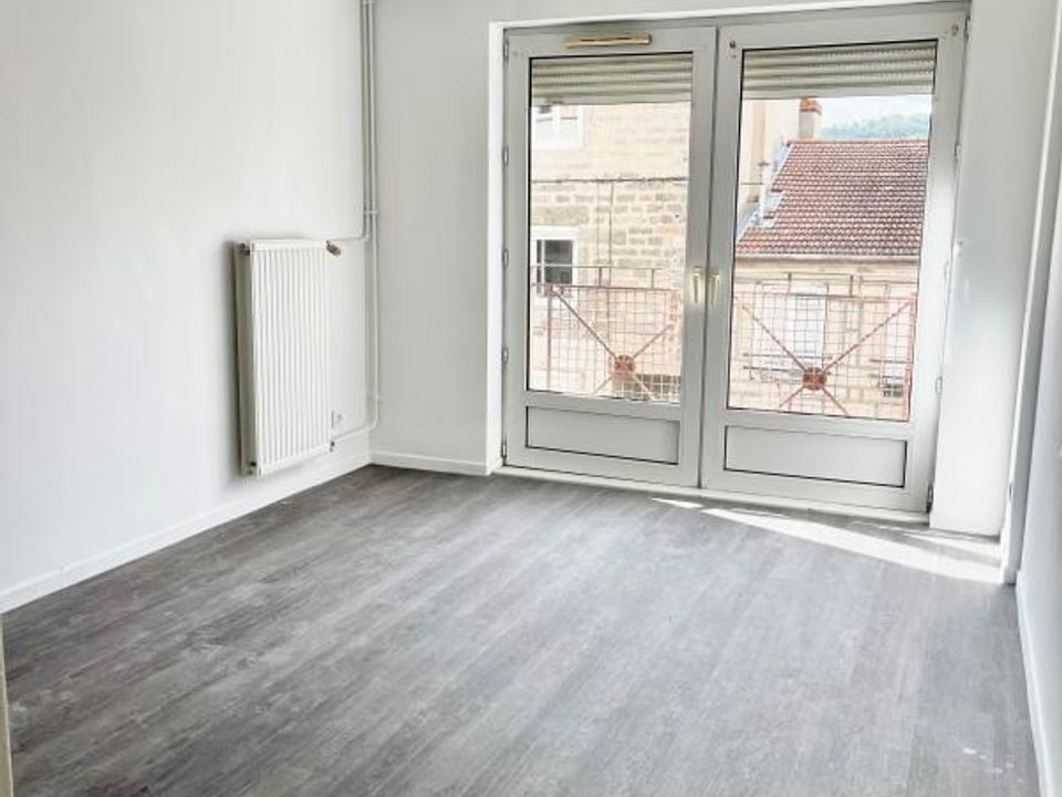 Apartment in Saint-Etienne, Loire - photo 3