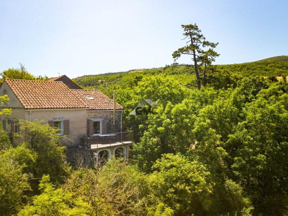 Landejendom i Sainte-Eulalie-de-Cernon, Aveyron - foto 1