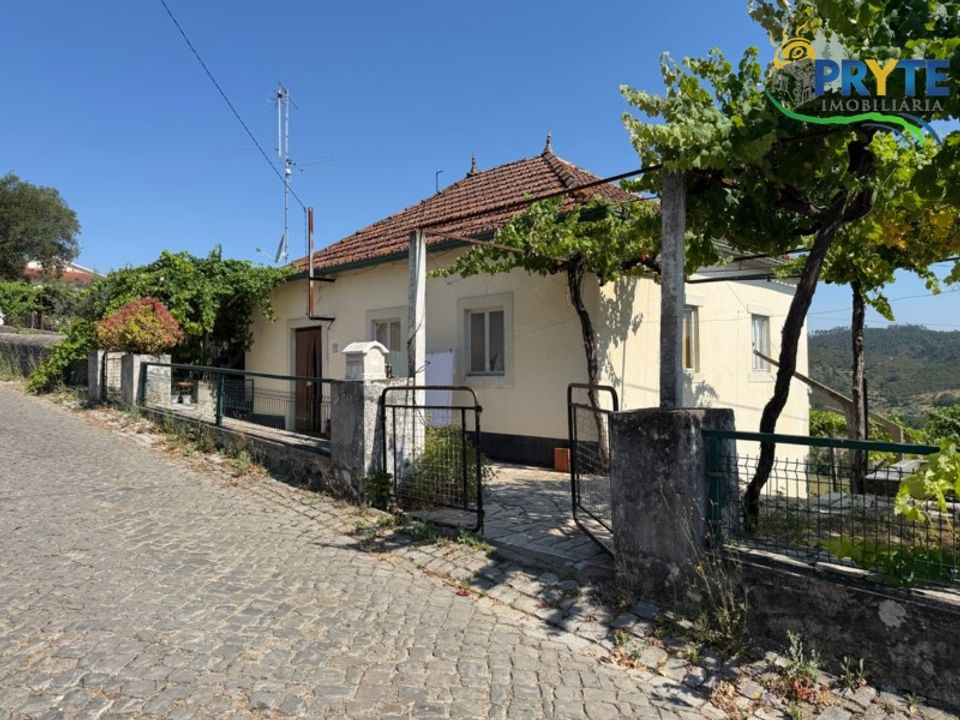 Gård i Serta, Castelo Branco - bilde 1