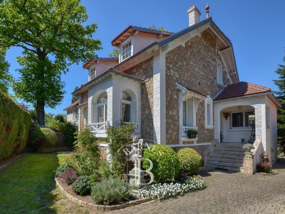 Villa i Vaucresson, Hauts-de-Seine - bilde 1