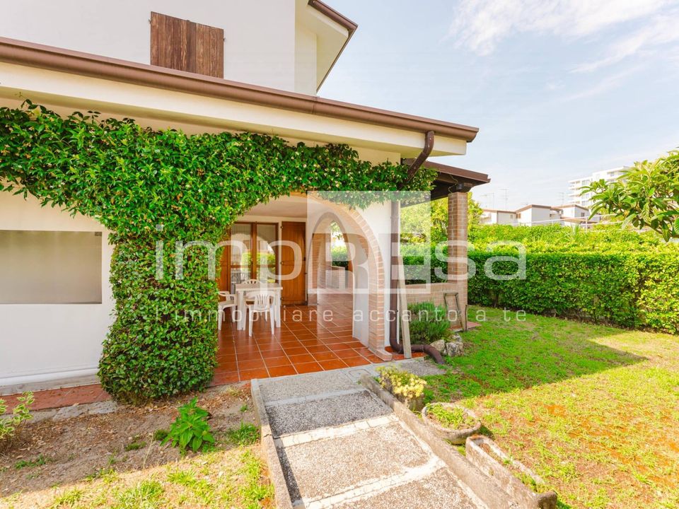 Radhus i Eraclea, Venice - foto 1