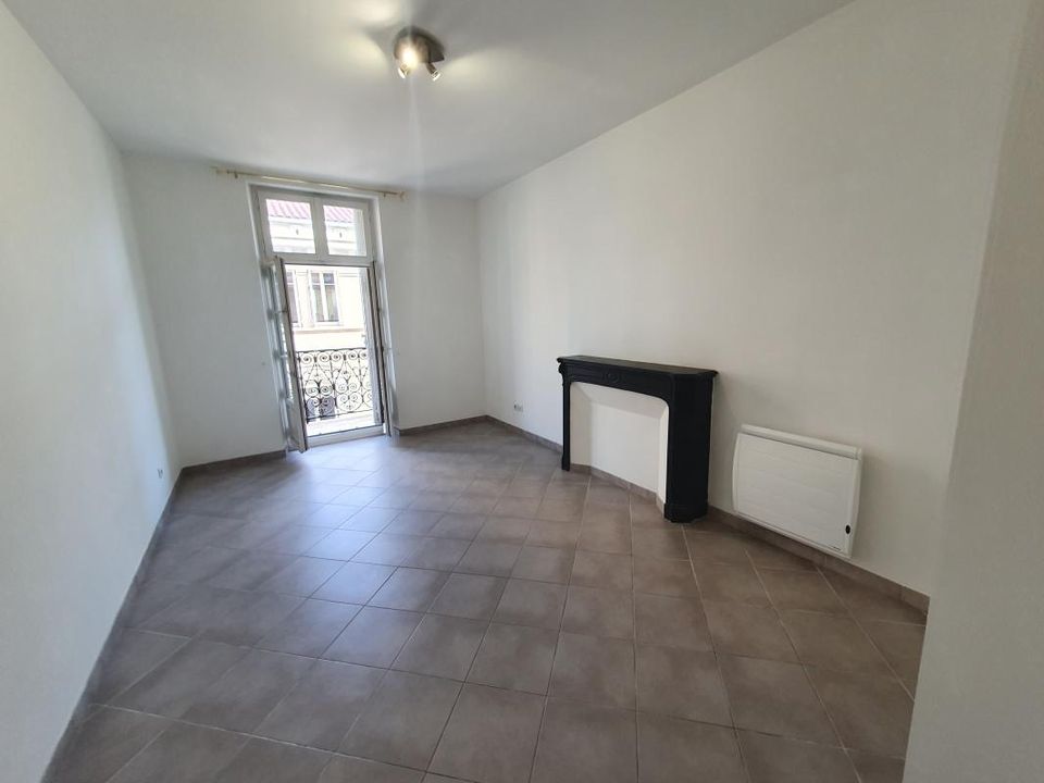 Apartment in Marseille, Bouches-du-Rhone - photo 3