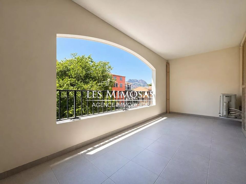 Apartamento en Roquebrune-sur-Argens, Var - foto 1