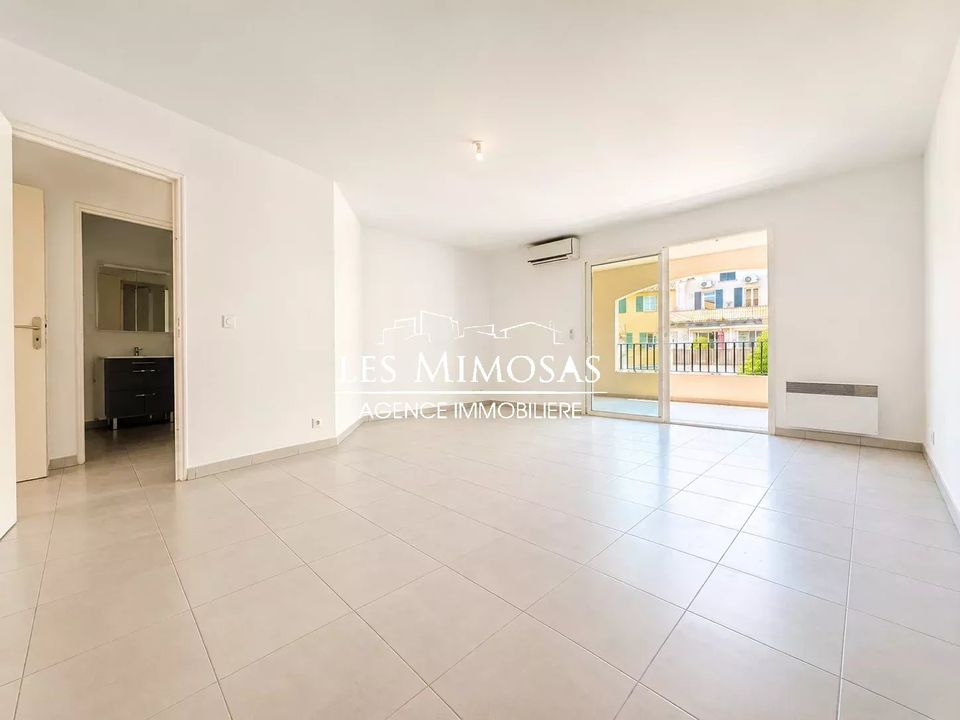 Apartamento en Roquebrune-sur-Argens, Var - foto 2