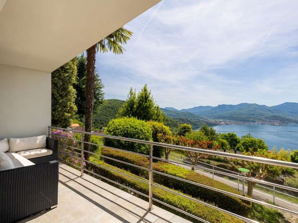 Villa en Maccagno con Pino e Veddasca, Varese - foto 1