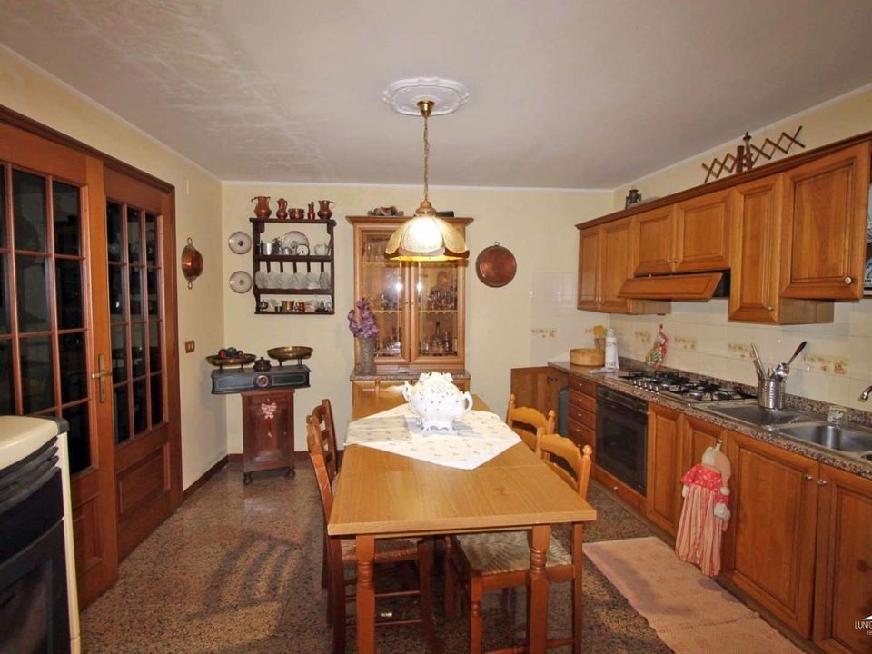 Erhvervsejendom i Fivizzano, Massa and Carrara - foto 1