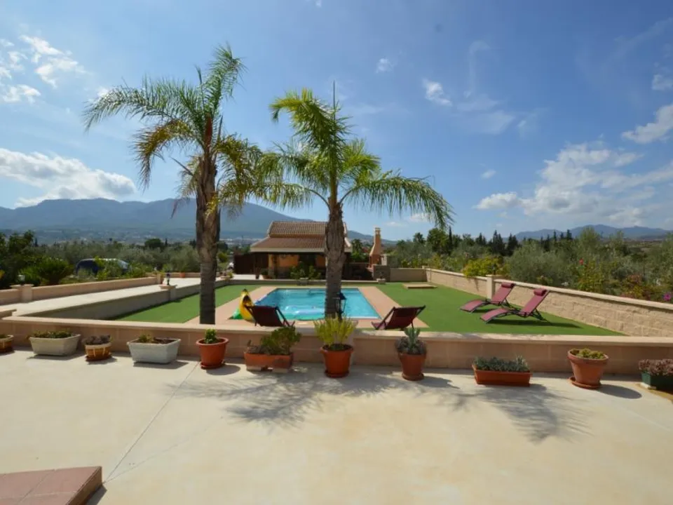 Villa i Alhaurin El Grande, Malaga - foto 1