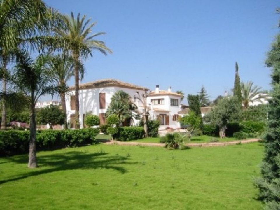 Villa en Pedreguer, Alicante - foto 1