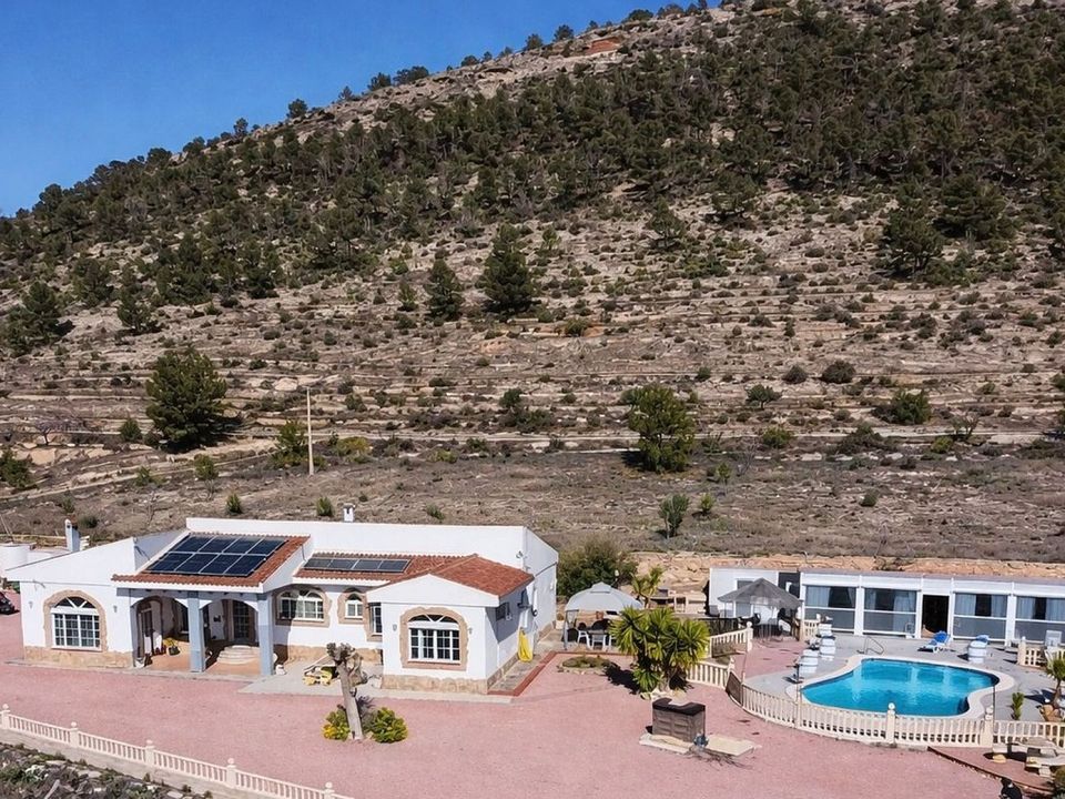 Villa en Monovar, Alicante - foto 1