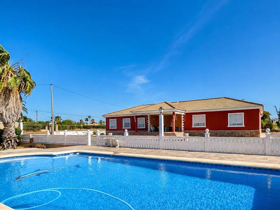 Villa in Valverde Alto, Alicante - foto 1