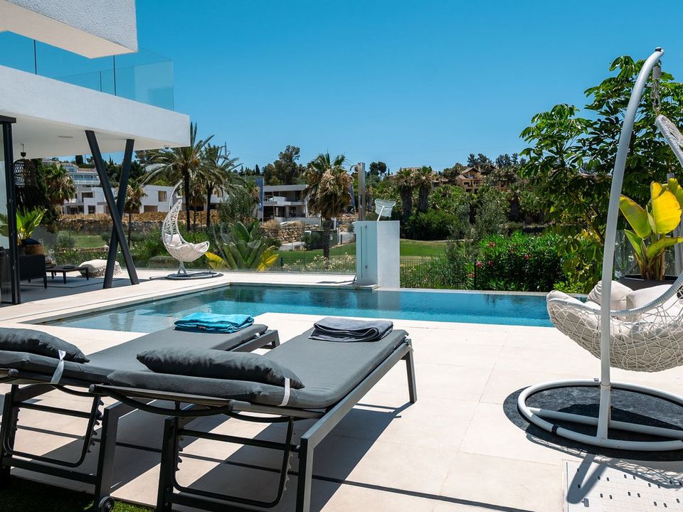 Villa in Atalaya Isdabe, Malaga - photo 1