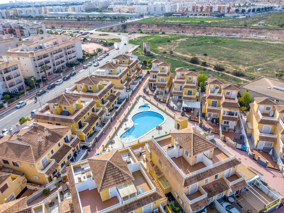 Villa i Playa Flamenca, Alicante - foto 1