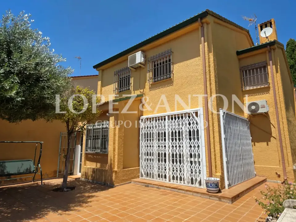 Villa in San Antonio De Benageber, Valencia - foto 2
