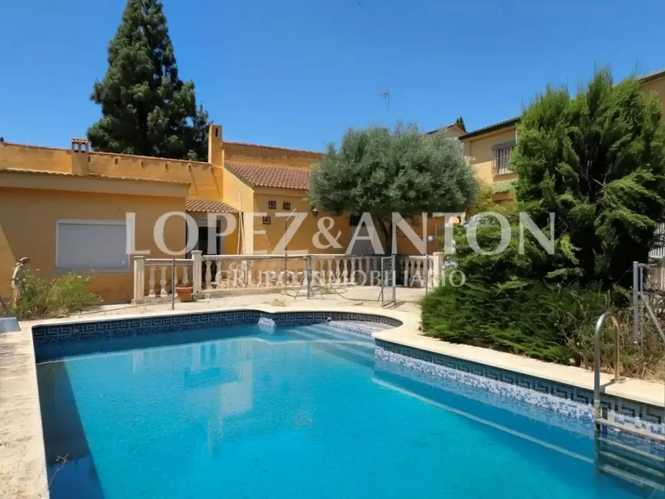 Villa in San Antonio De Benageber, Valencia - foto 4