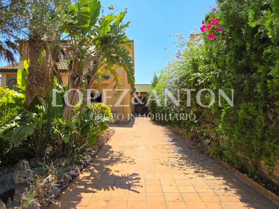 Villa a San Antonio De Benageber, Valencia - foto 1