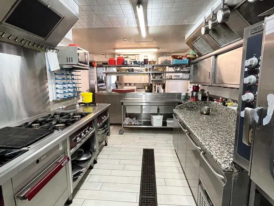 Propiedad comercial en Compiègne, Oise - foto 4