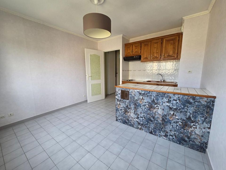 Apartamento en Aubagne en Provence, Bouches-du-Rhone - foto 2