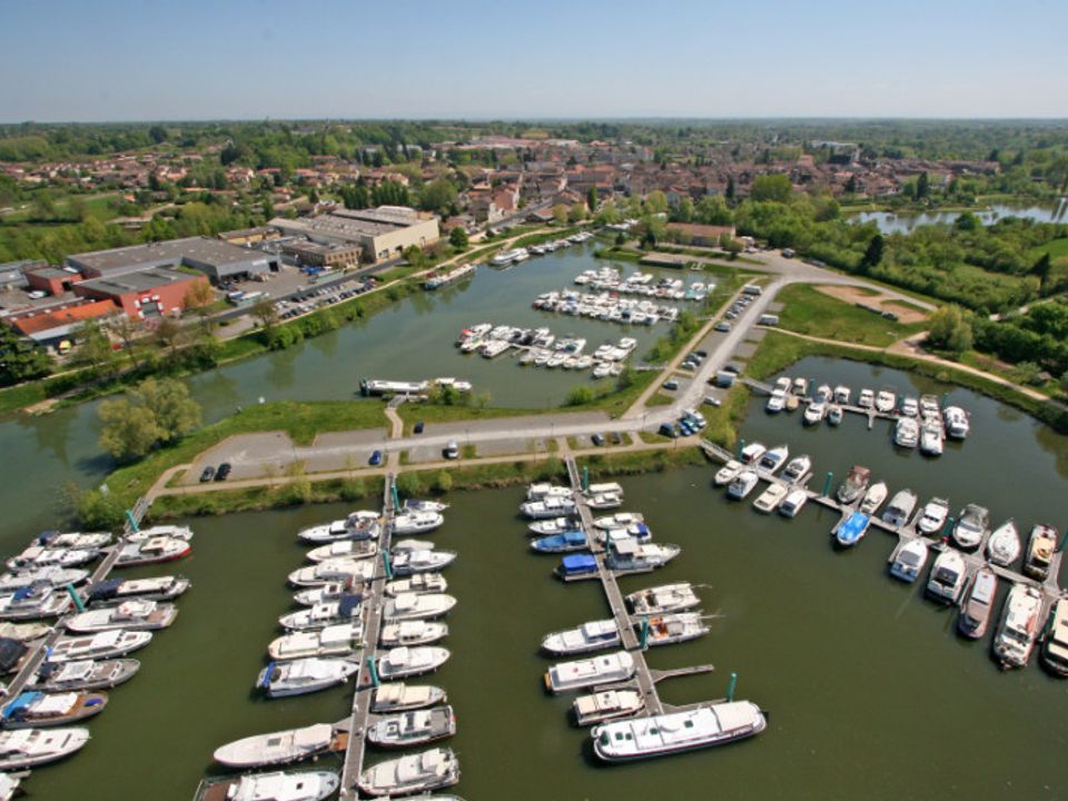 Erhvervsejendom i Macon, Saone-et-Loire - foto 4
