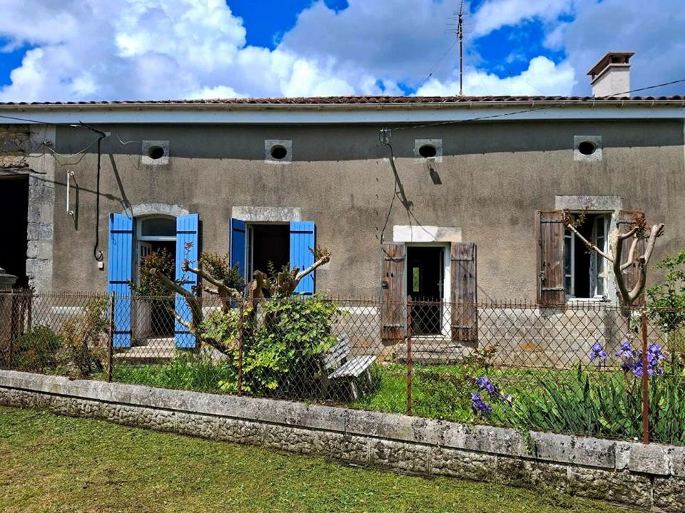Villa in Saint-Palais-De-Negrignac, Charente-Maritime - foto 1