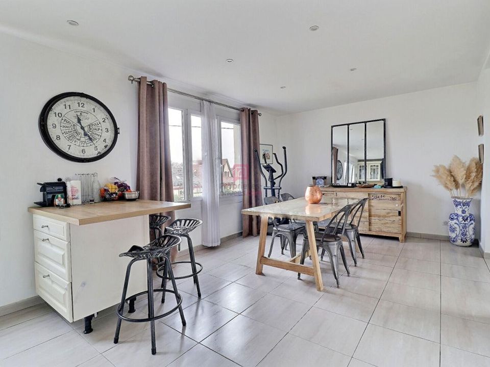 Lejlighed i Sainte-Genevieve-des-Bois, Essonne - foto 1