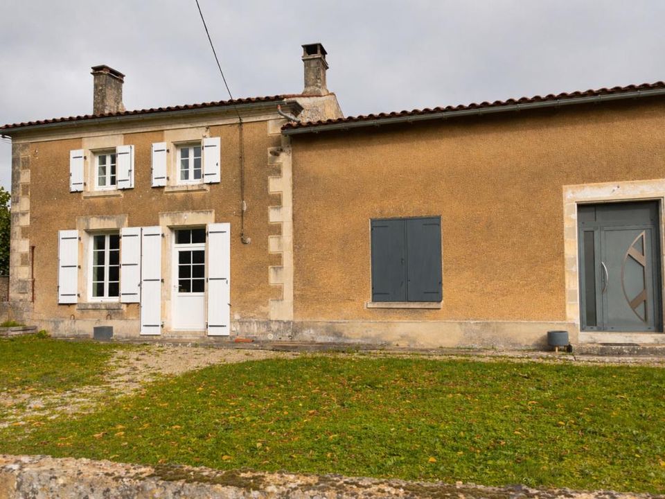 Villa in Aulnay, Charente-Maritime - foto 1