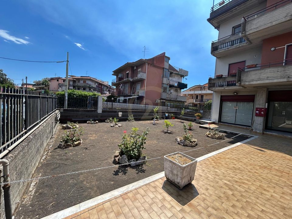 Erhvervsejendom i Gravina di Catania, Catania - foto 1