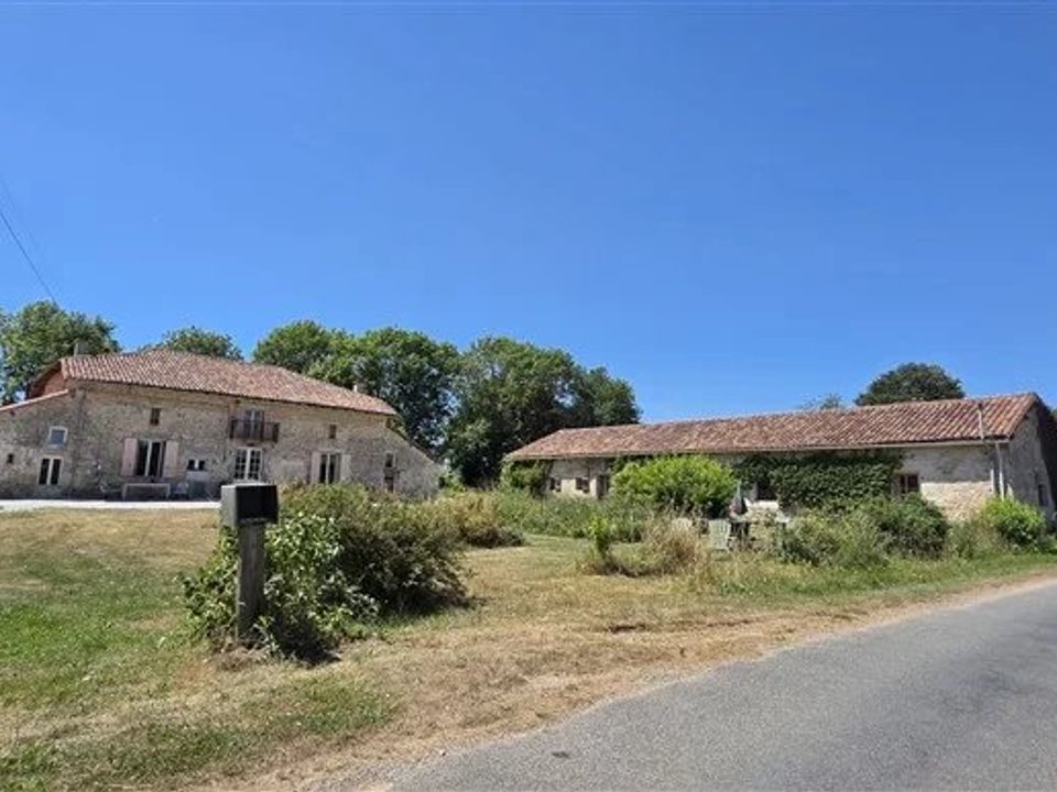 Villa en Alloue, Charente - foto 1