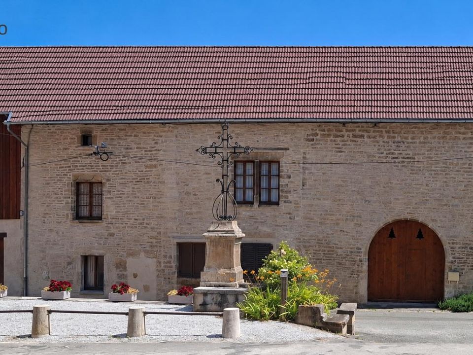 Villa en Belvoir, Doubs - foto 1