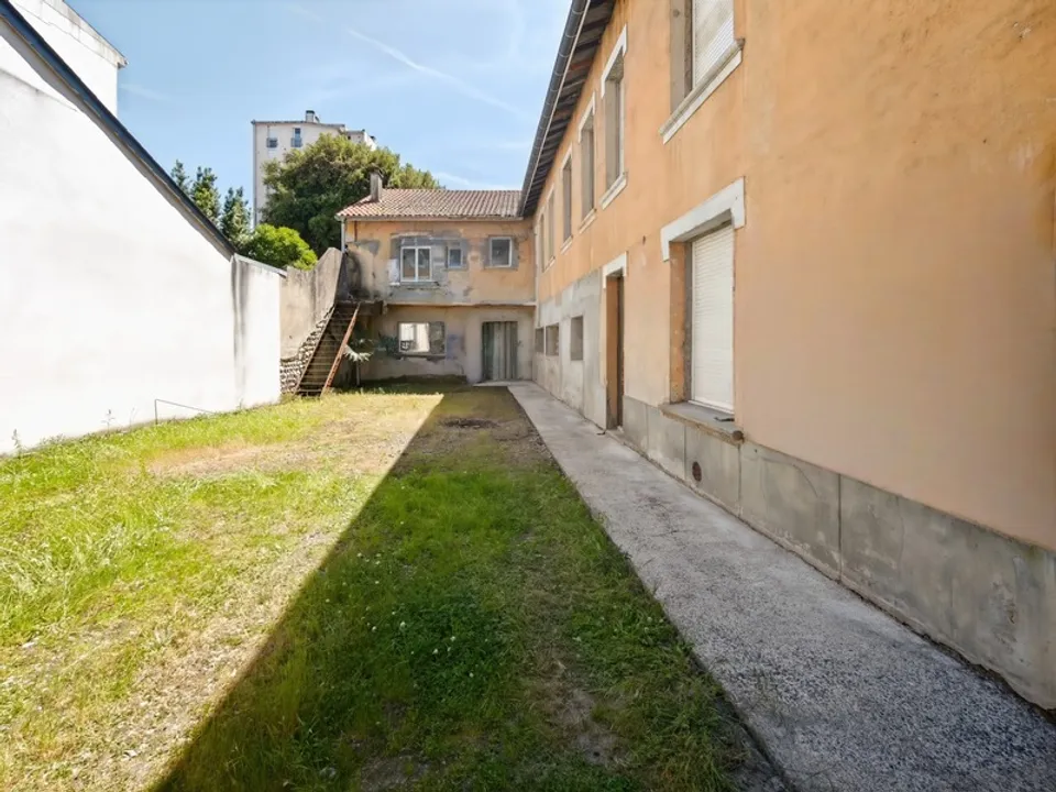 Byhus i Tarbes, Hautes-Pyrenees - foto 1